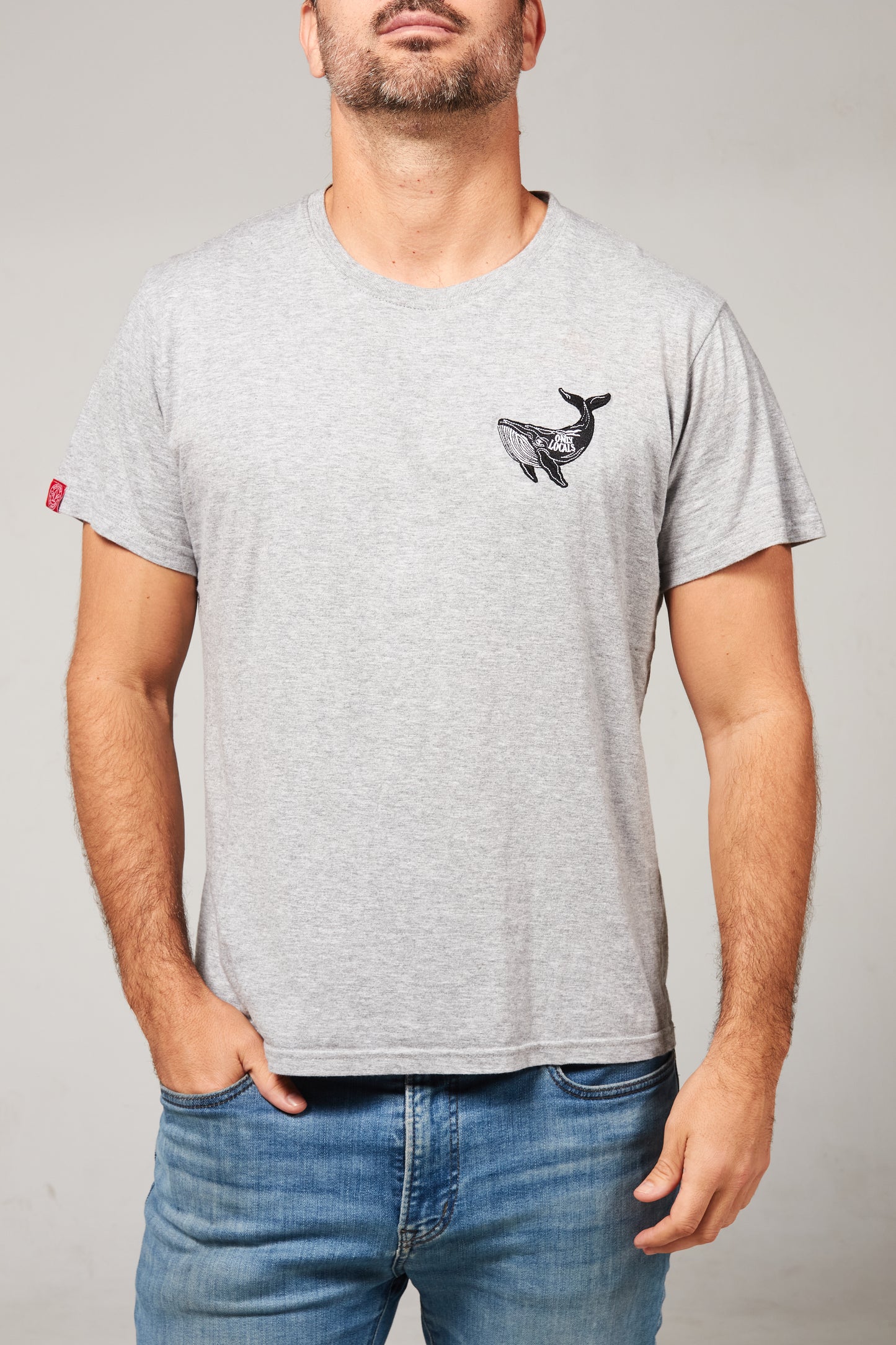 Camiseta Whale Design bordada