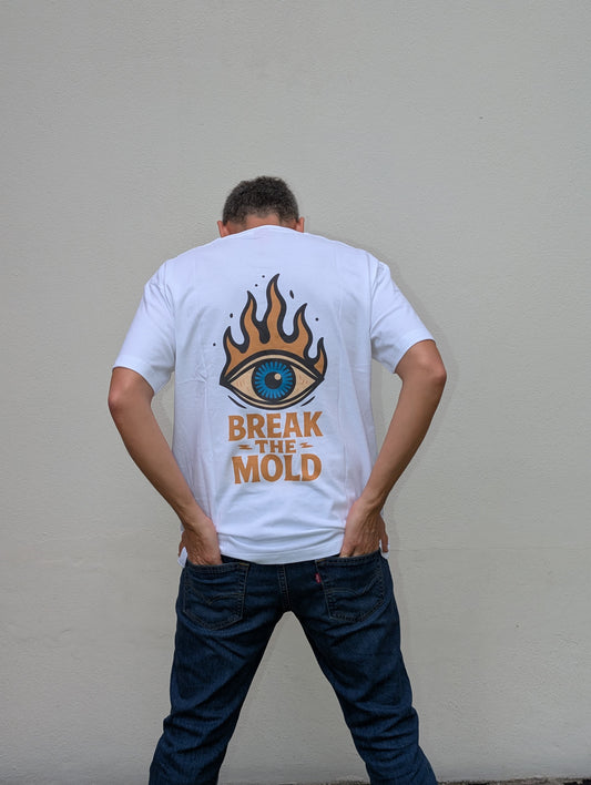 Camiseta “BREAK THE MOLD”