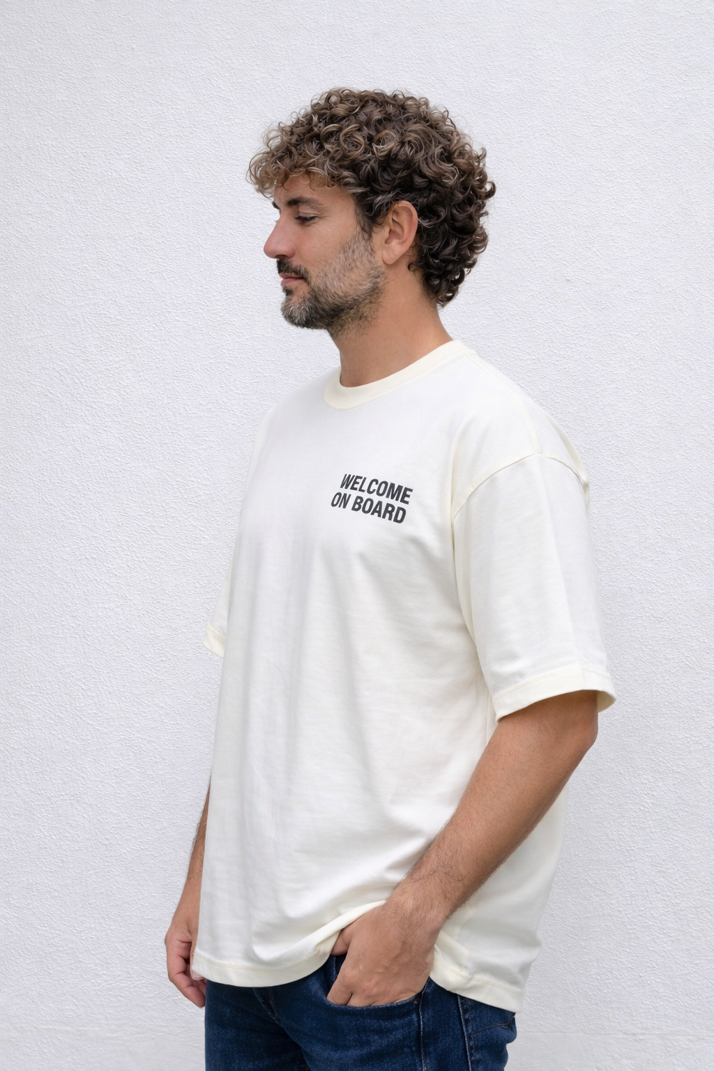 Camiseta “TRAVELING MAKES YOU RICHER”